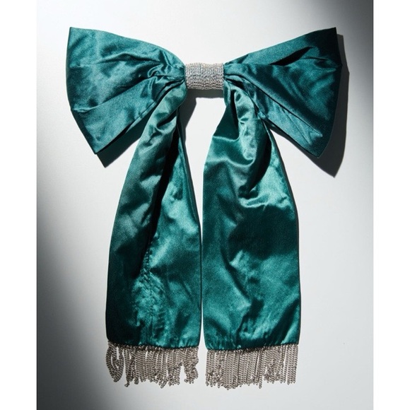 Urban Outfitters- Bonnie Bow Tree Topper - Picture 2 of 3